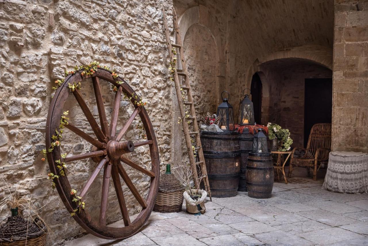 Agora' Castelnuovo Della Daunia Bed & Breakfast Exterior photo
